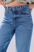 Jean 90´S azul infaltables tiro alto con ligeros desgastes
