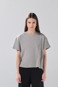 Camiseta oversize unicolor cuello redondo en tela suave
