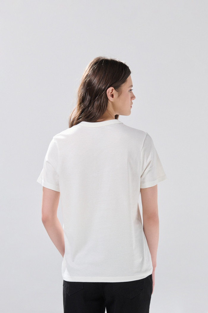 Camiseta en algodón cuello redondo crema college
