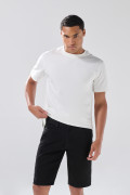 Bermuda negra de jean slim infaltables con tiro bajo
