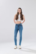 Jean push up infaltables azul medio con realce y tiro alto
