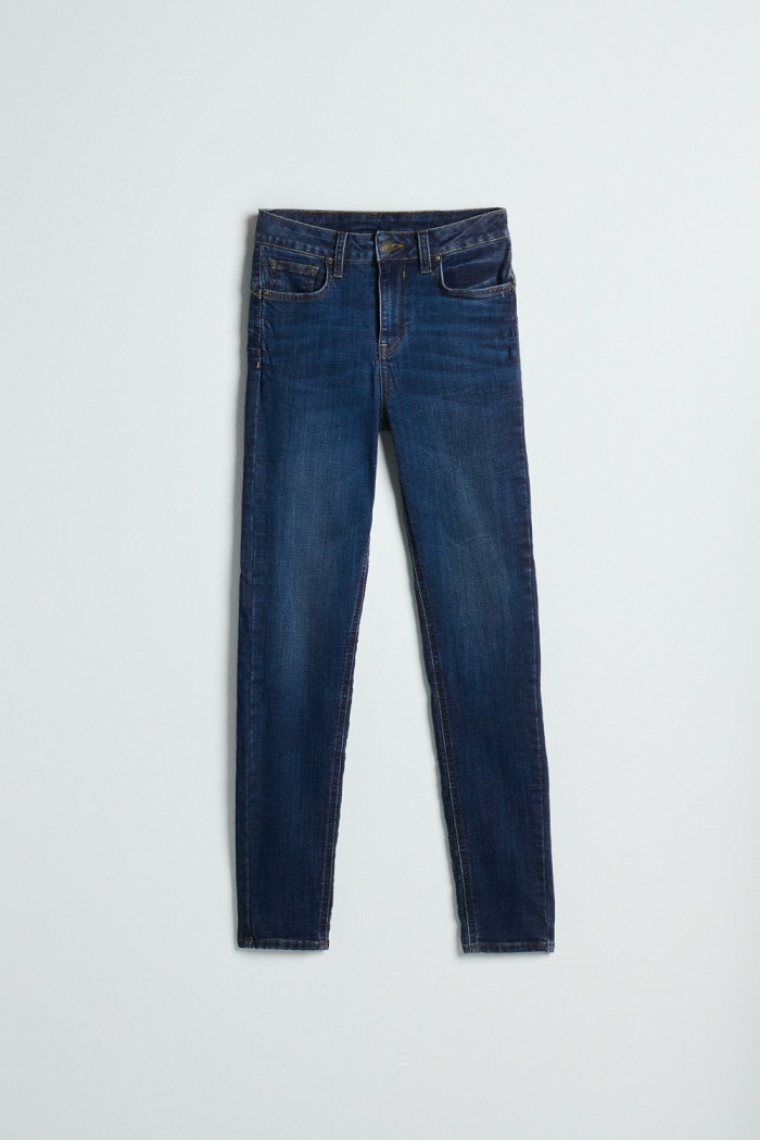 Jean tiro alto push up infaltables azul oscuro con realce