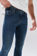 Jean skinny azul oscuro infaltables con costuras y tiro bajo
