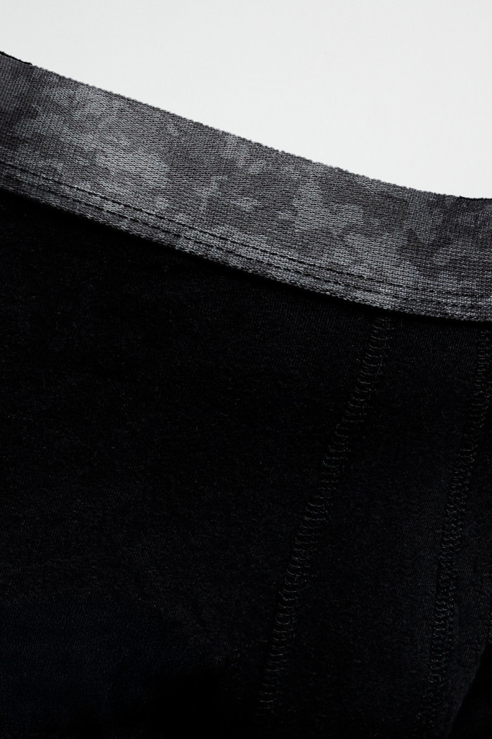 Bóxer brief-medio negro en algodón con diseños en cintura
