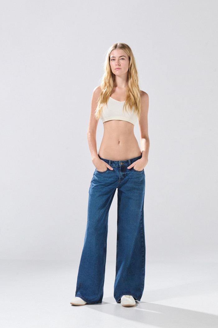 Jean infaltables azul oscuro open leg con bota ancha
