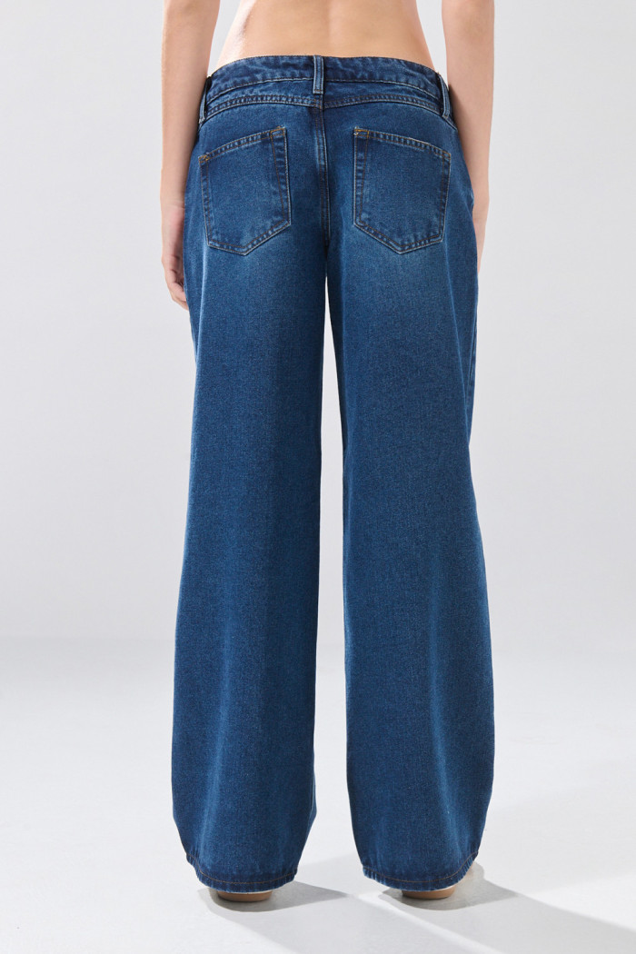 Jean infaltables azul oscuro open leg con bota ancha
