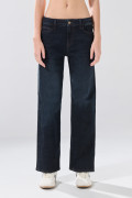 Jean infaltables straight leg azul intenso con bota recta
