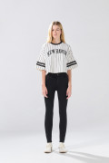 Jean negro súper skinny infaltables con tiro súper alto
