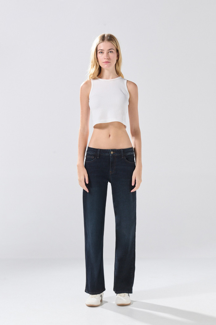 Jean infaltables straight leg bota recta azul con tiro bajo
