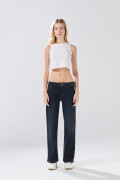 Jean infaltables straight leg bota recta azul con tiro bajo
