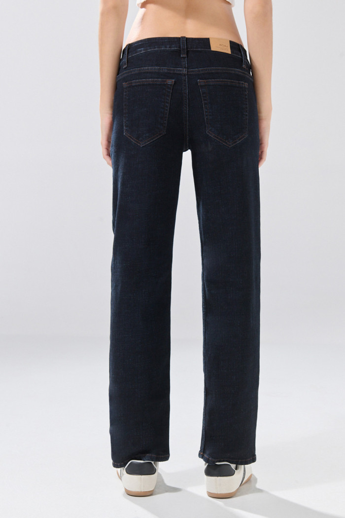 Jean infaltables straight leg bota recta azul con tiro bajo
