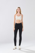 Jean negro súper skinny infaltables con botón y 5 bolsillos
