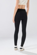 Jean negro súper skinny infaltables con botón y 5 bolsillos

