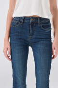 Jean tiro alto push up infaltables azul oscuro con realce