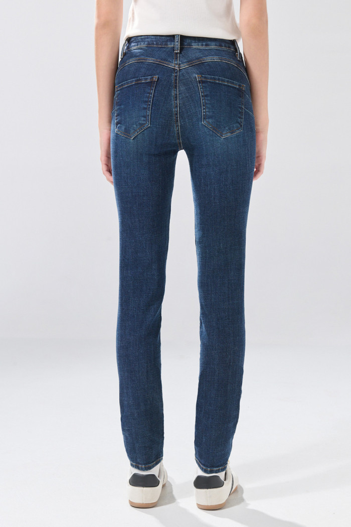 Jean tiro alto push up infaltables azul oscuro con realce