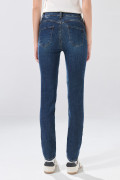 Jean tiro alto push up infaltables azul oscuro con realce
