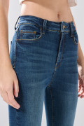 Jean azul oscuro súper skinny infaltables con tiro súper alto