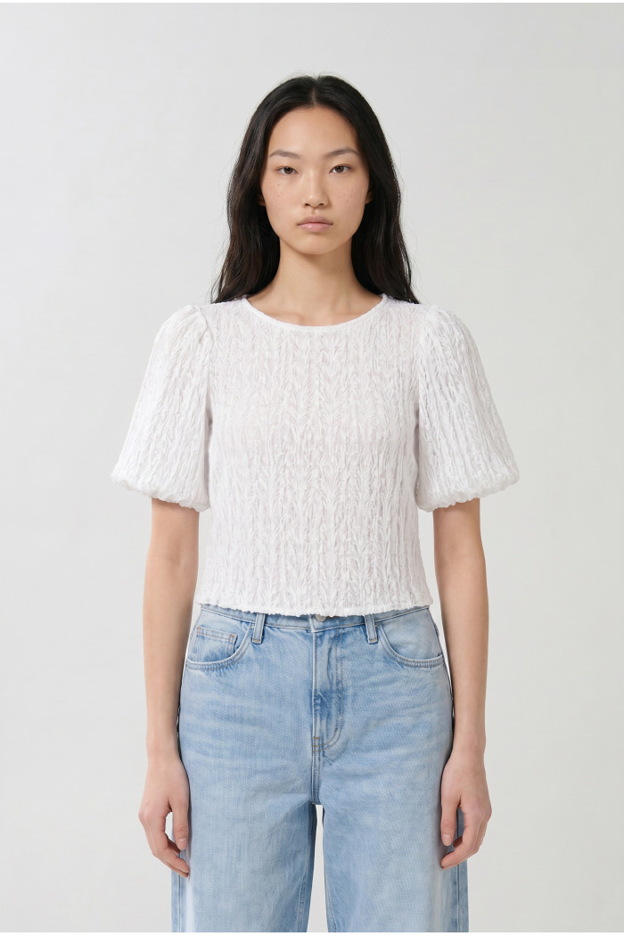 Blusa crema clara de Poetry con cuello ovalado y texturas
