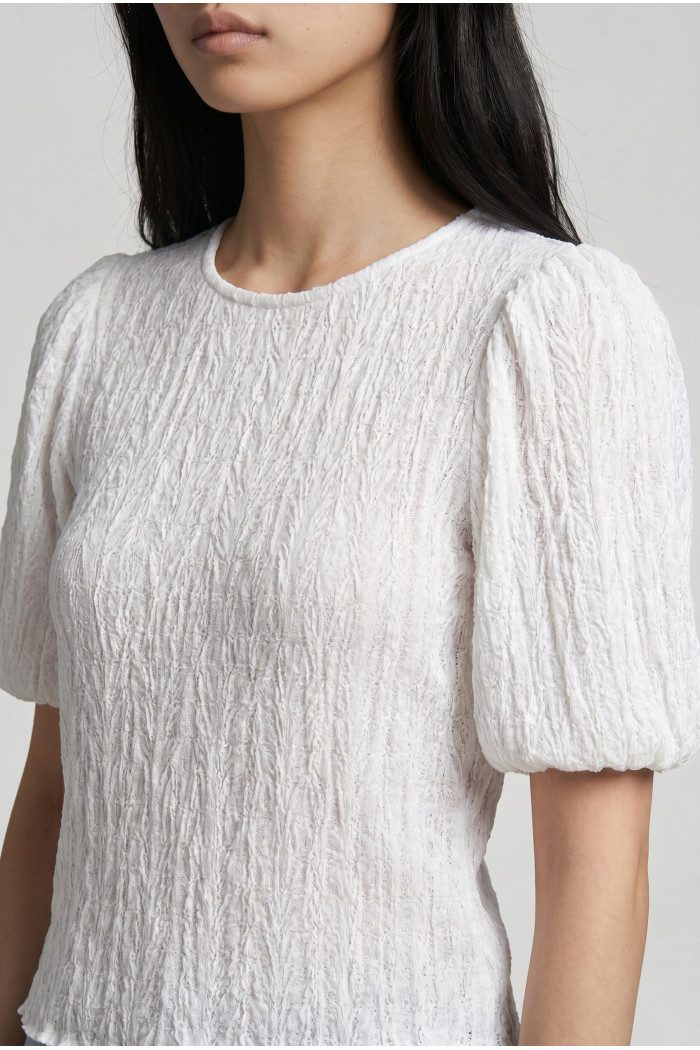 Blusa crema clara de Poetry con cuello ovalado y texturas
