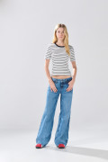 Jean infaltables open leg azul medio con bota ancha
