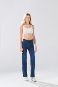 Jean infaltables straight leg azul oscuro con bota recta
