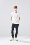 Camiseta crema clara college con manga corta y bolsillo