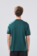 Camiseta cuello redondo en algodón verde con diseño college
