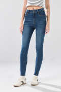 Jean súper skinny infaltables azul oscuro con 5 bolsillos
