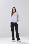 Blusa cuello camisero azul clara con rayas y manga larga
