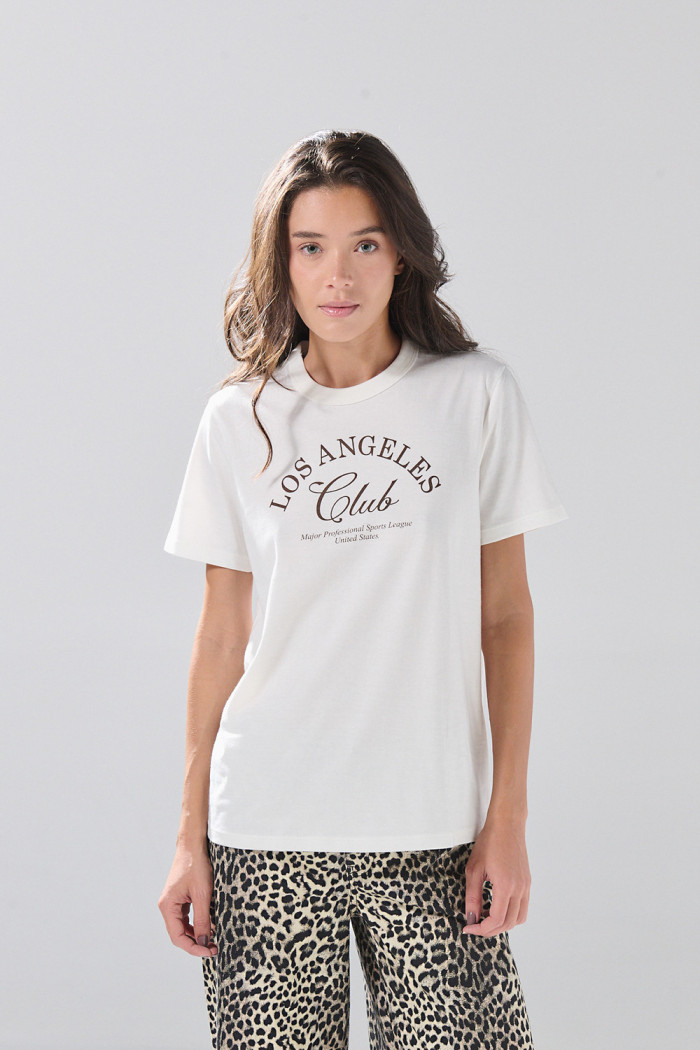 Camiseta college en algodón crema con cuello redondo
