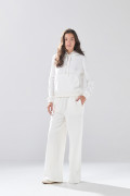 Pantalón unicolor jogger bota ancha con bolsillos laterales
