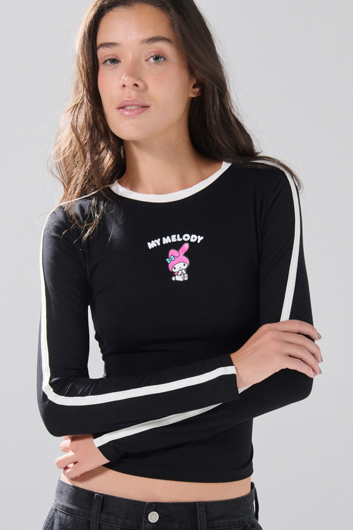 Camiseta negra con arte de My Melody y manga larga
