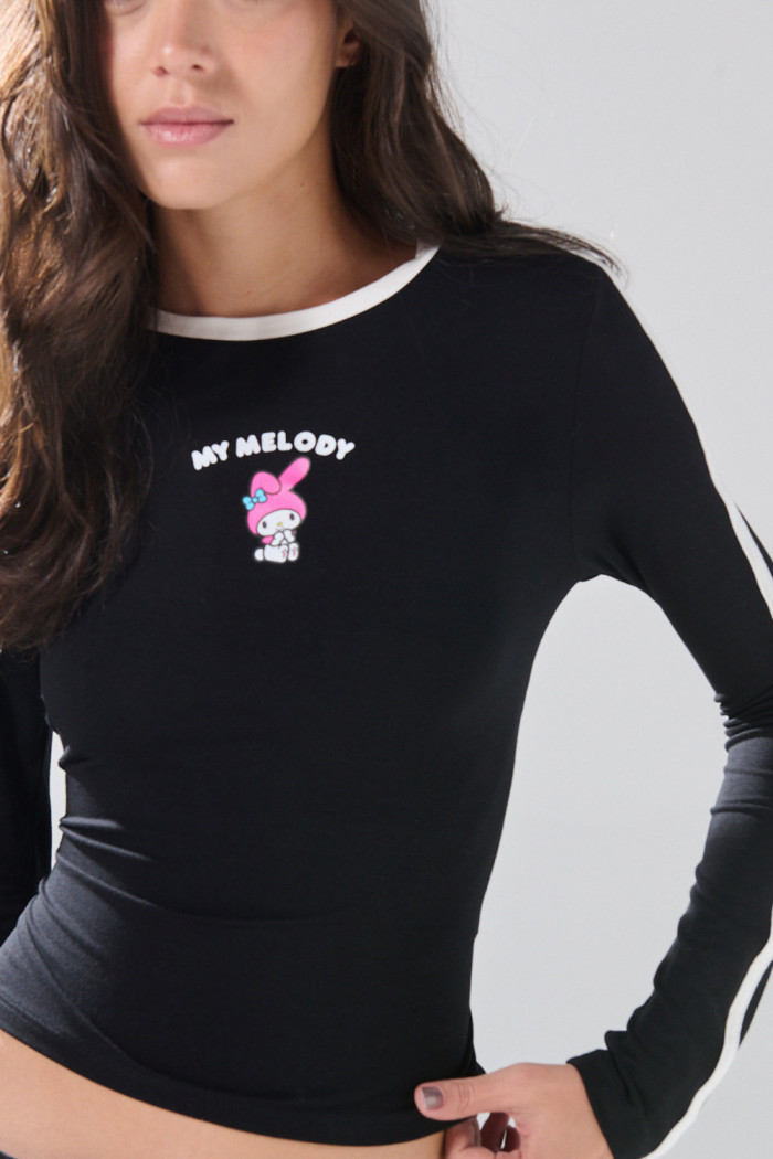 Camiseta negra con arte de My Melody y manga larga

