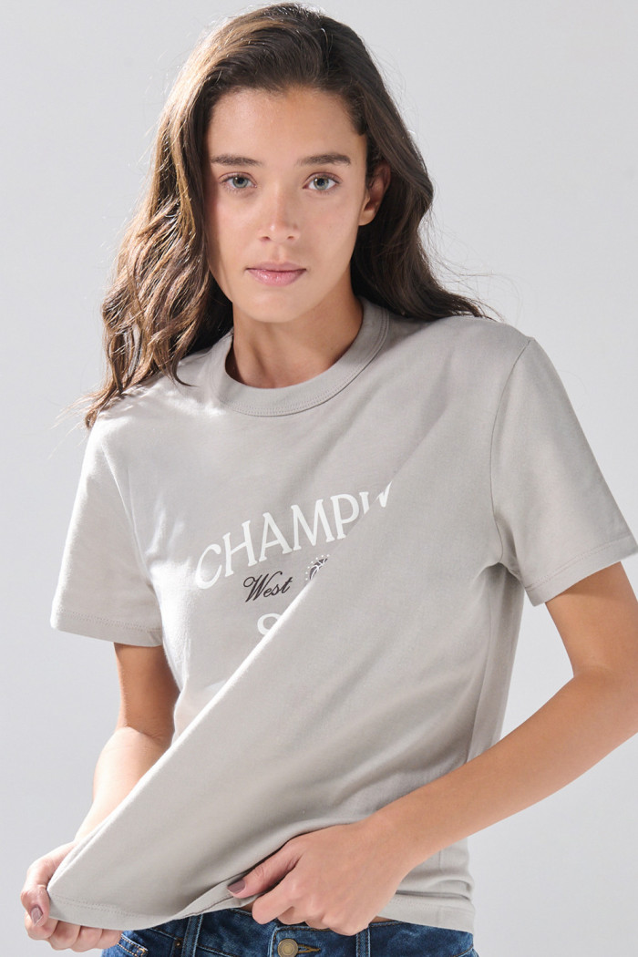 Camiseta gris medio manga corta con estampado college
