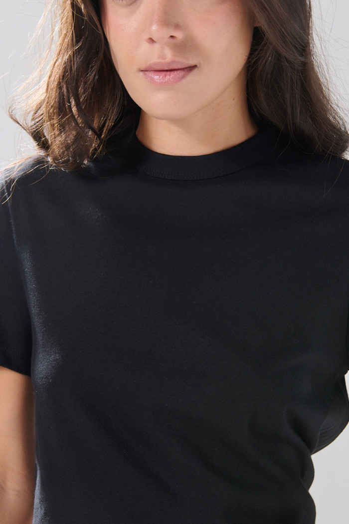 Camiseta infaltables unicolor con cuello redondo en algodón
