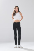 Jean negro push up infaltables con realce y tiro alto
