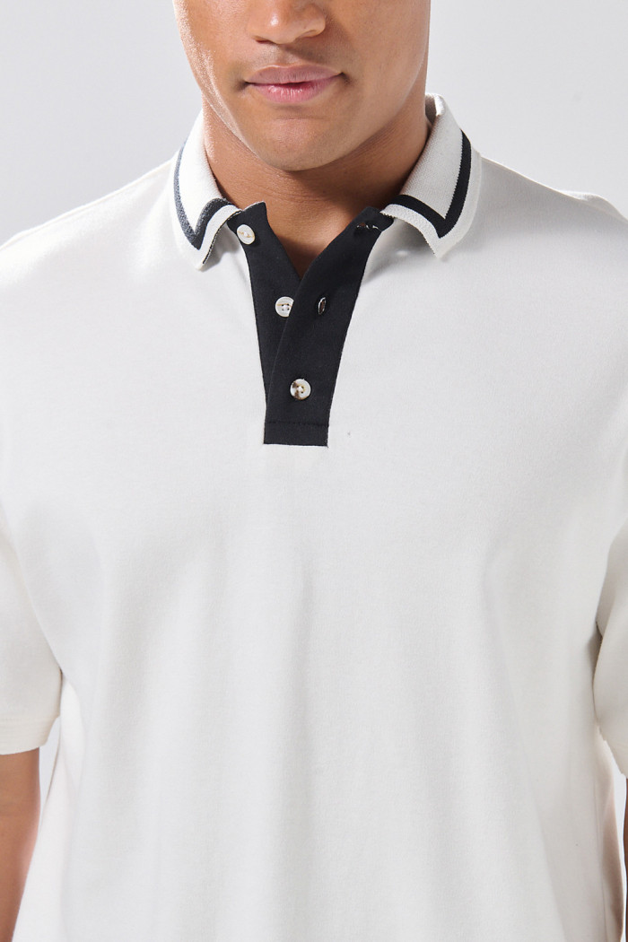 Camiseta de Boho Club crema polo con pechera en contraste
