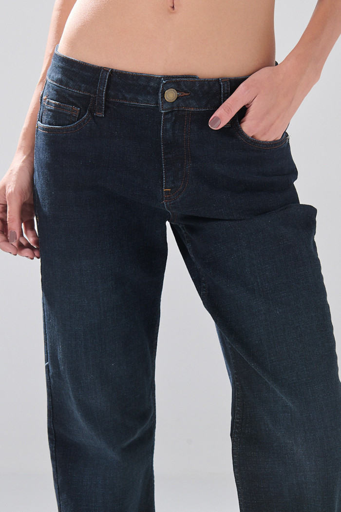 Jean bota recta straight leg azul infaltables con tiro bajo
