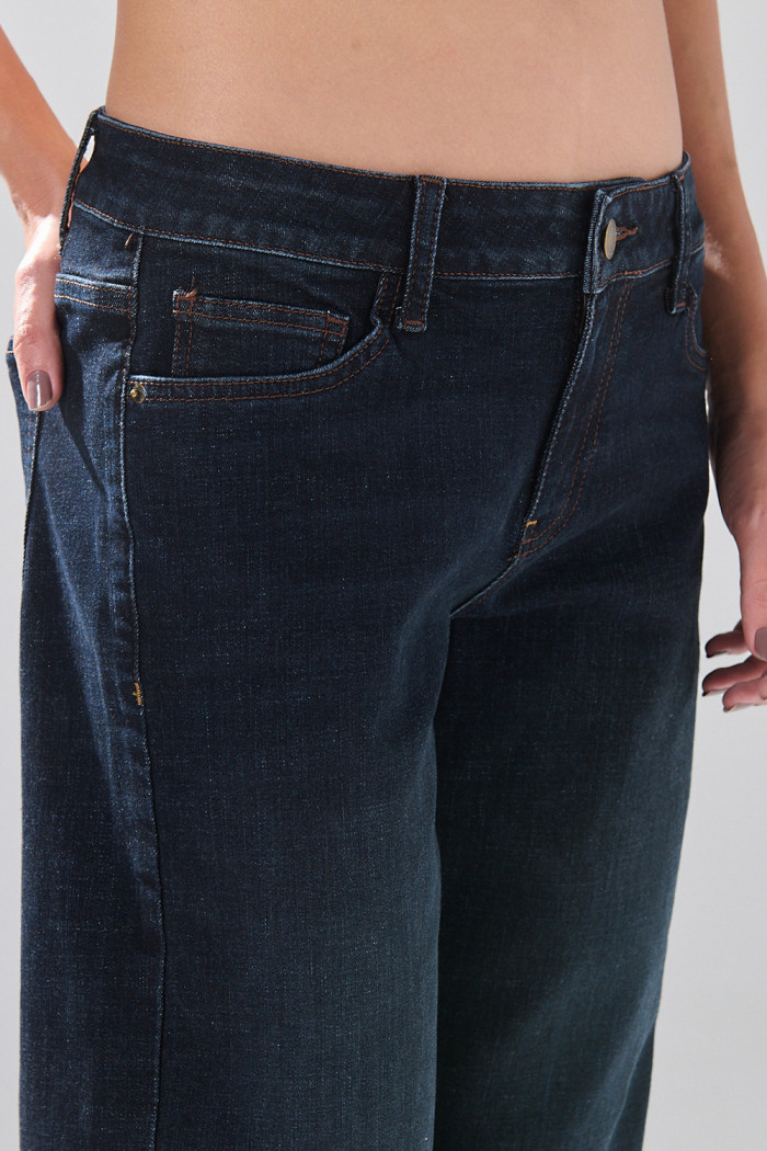 Jean bota recta straight leg azul infaltables con tiro bajo

