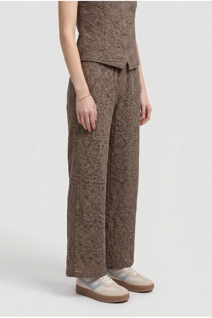 Pantalón bota recta unicolor de Poetry con finas texturas
