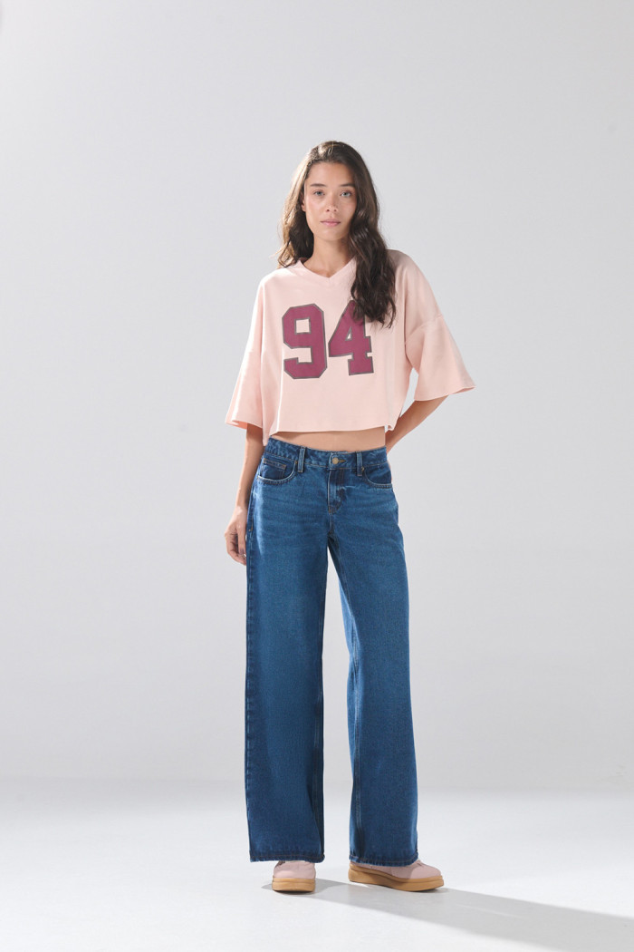 Jean open leg infaltables azul con bota ancha y tiro bajo
