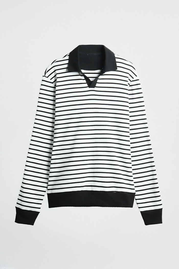 Camiseta polo negra con manga larga y rayas de Boho Club
