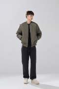 Chaqueta unicolor acolchada bomber con bolsillos