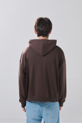 Buzo oversize café oscuro con capota y diseño de Mickey

