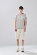 Camiseta cuello redondo gris medio con arte college blanco
