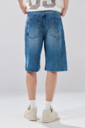 Bermuda de jean azul medio tipo loose con tiro bajo
