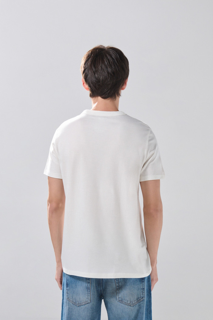 Camiseta en algodón manga corta crema con diseño college
