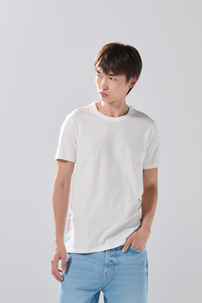 Camiseta unicolor cuello redondo infaltables en algodón
