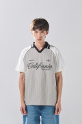 Camiseta polo oversize gris con arte college y manga ranglan
