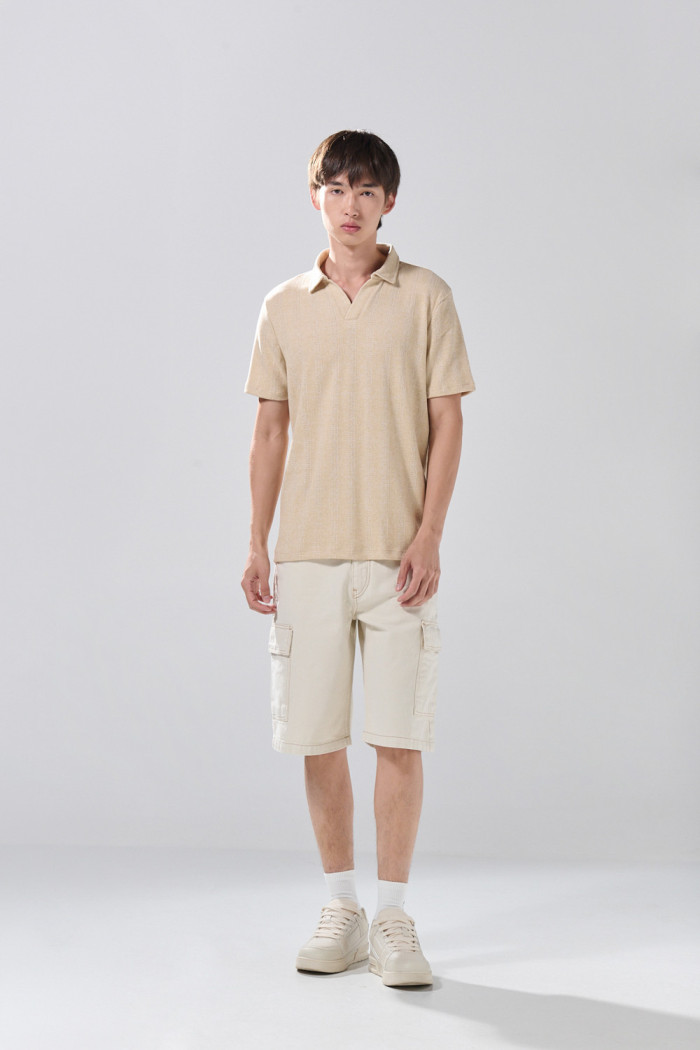 Camiseta unicolor tipo polo con texturas de Boho Club
